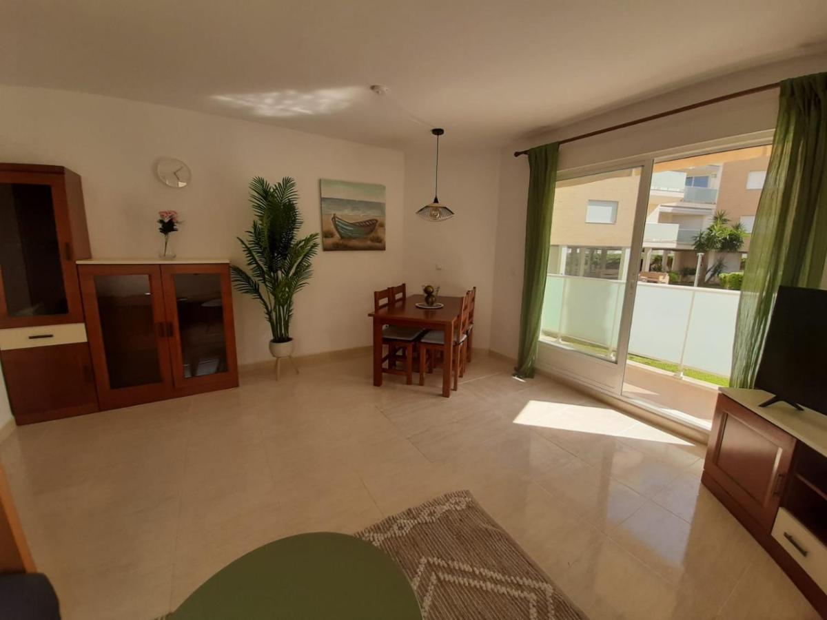 Appartement Two Bed Two Bathrooms Ground Floor With Pool View