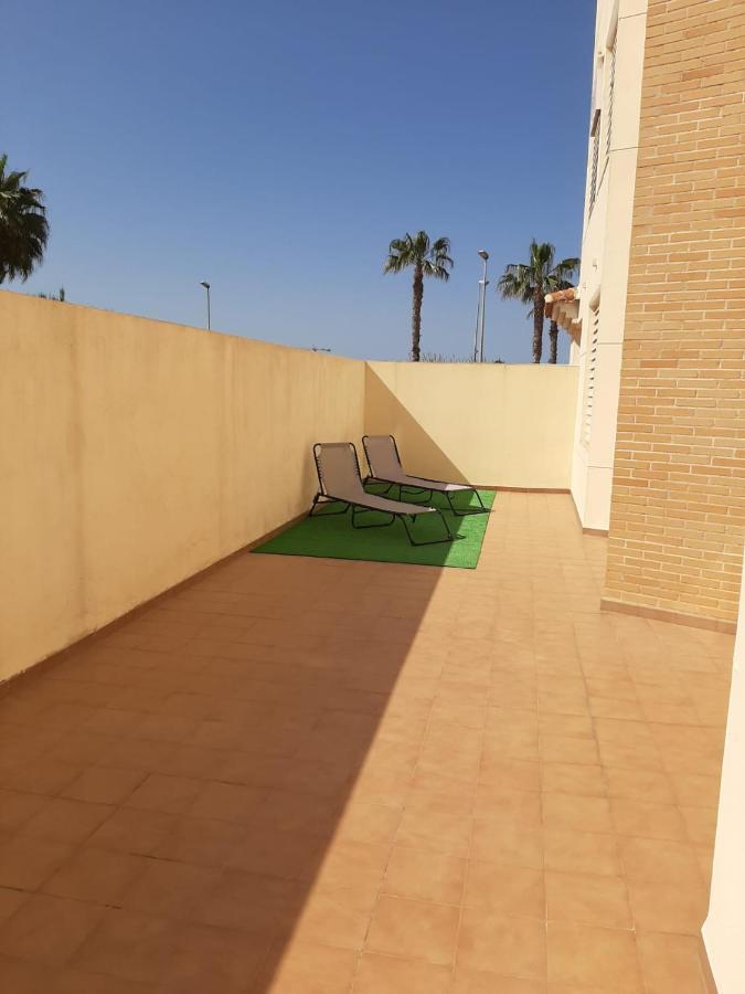 Two Bed Two Bathrooms Ground Floor With Pool View Appartement *